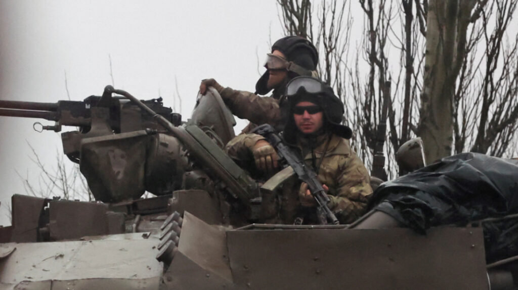 Ucrania decreta movilización general de sus tropas
