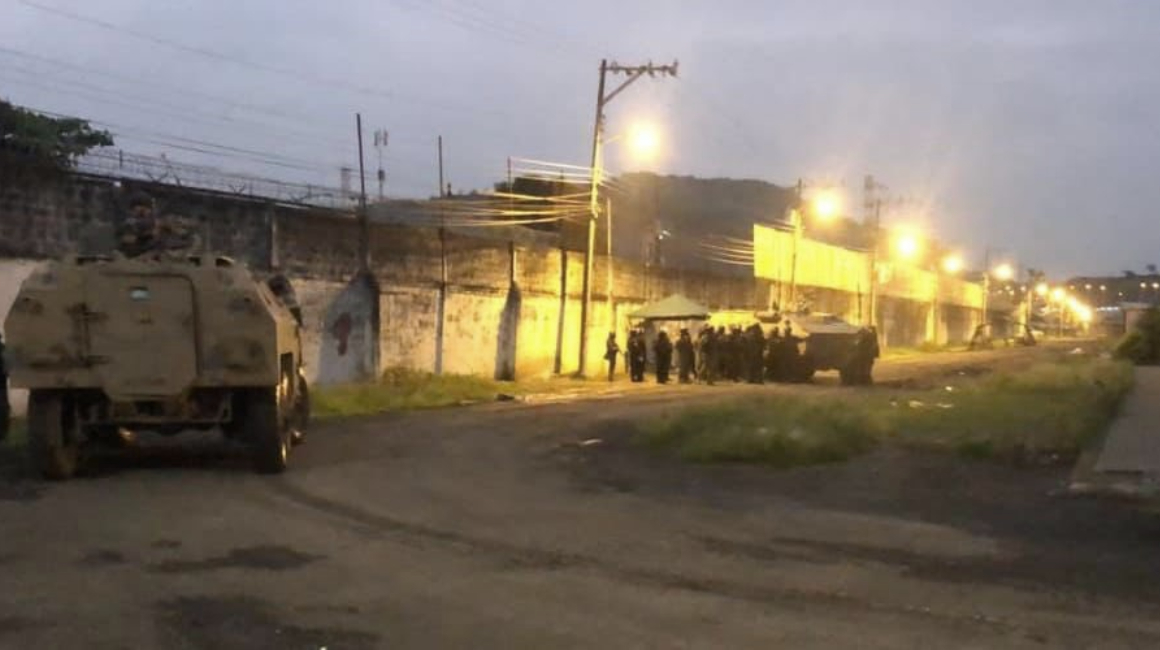 Un reo resultó herido en nuevos disturbios, registrados la tarde del 24 de febrero de 2022, en la Penitenciaría del Litoral, en Guayaquil.