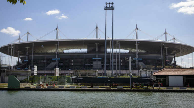 Imagen panorámica del Stade de France en Saint-Denis, en la periferia de París, donde se jugará la final de la Champions League 2022.
