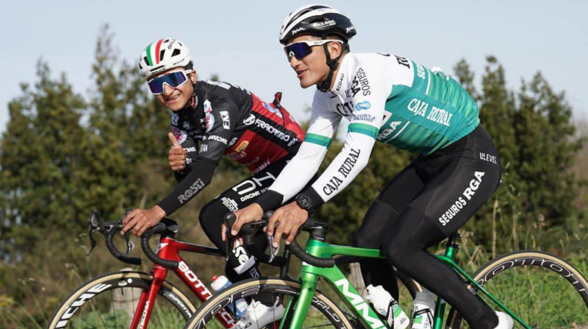 Alexander (izq) y Jefferson Cepeda, en la Vuelta a Galicia, el 24 de febrero de 2022.