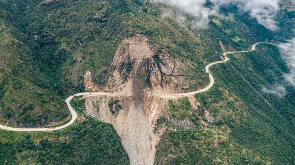 La principal vía entre Cuenca y Guayaquil se arreglará, tras siete meses de cierres