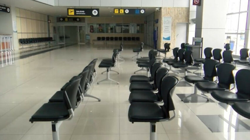 Sala de espera del aeropuerto de Cotopaxi, el 24 de febrero de 2022.