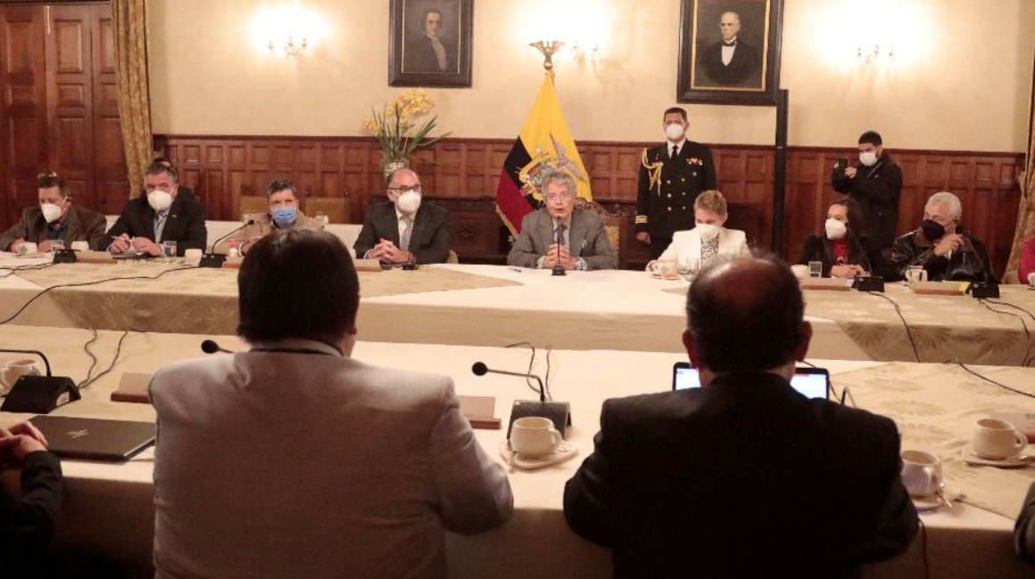 El presidente Guillermo Lasso se reunió con representantes del FUT, en el Palacio de Carondelet, el 2 de marzo de 2022. Acordaron construir dos mesas de trabajo.