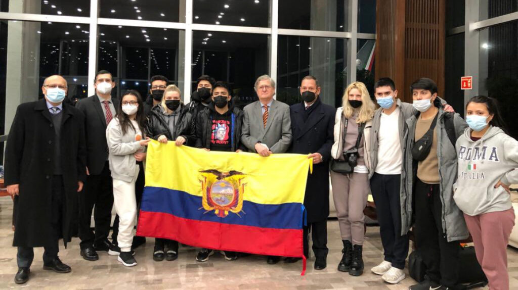 Nueve ecuatorianos llegaron a México desde Rumania