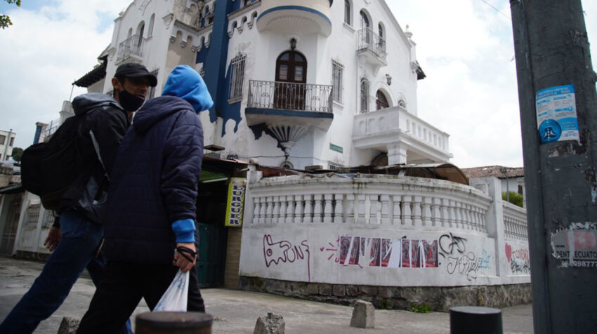 Imagen de una casa patrimonial en Quito, ubicada en las calles 6 de Diciembre y Veintimilla, el 10 de marzo de 2022.