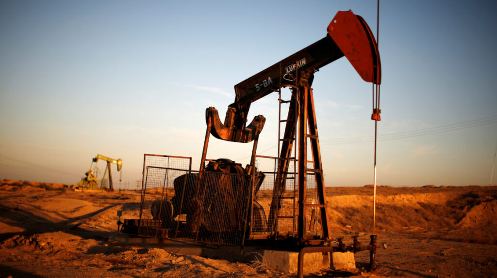 Conversaciones entre Rusia y Ucrania bajan el precio del petróleo