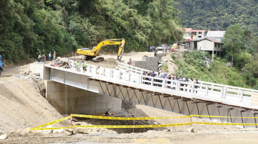 En el kilómetro 99 de la vía Chicti-Sevilla de Oro-Méndez se reconstruyó un puente que mantuvo la vía cerrada durante tres meses.