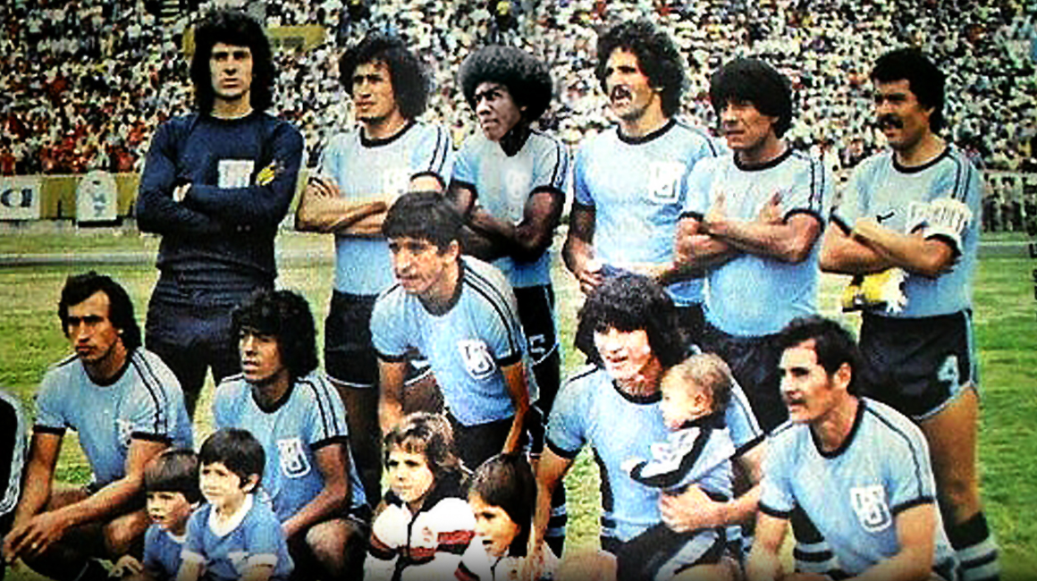 Plantel de la Universidad Católica que goleó a Emelec 5-0 por la Copa Libertadores, el 23 de marzo de 1980.