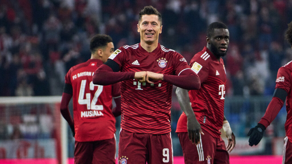 El Bayern golea a Unión Berlín con un doblete de Lewandowski
