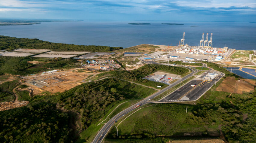 Vista aérea del Parque Logístico e Industrial que se construye en Posorja. 
