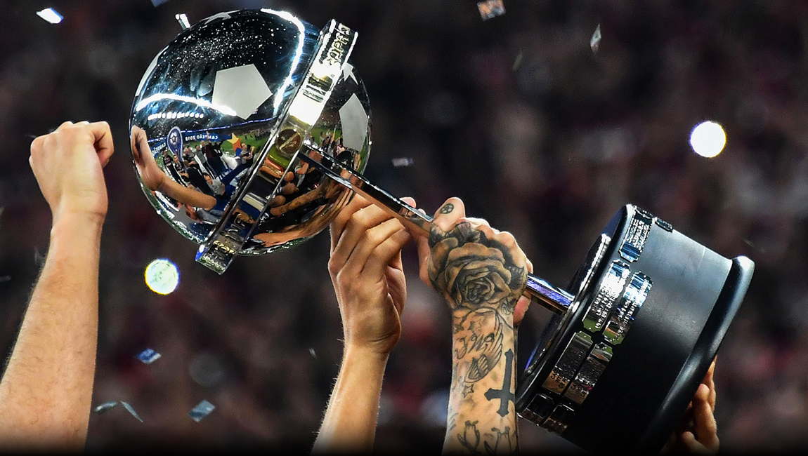 Imagen del trofeo que se entrega al ganador de la Copa Sudamericana.