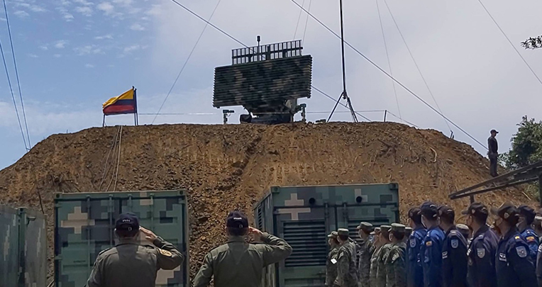 El radar marca Indra empezó a operar el 27 de octubre en el cerro de Montecristi, donde no se construyó ninguna seguridad física para proteger los equipos.