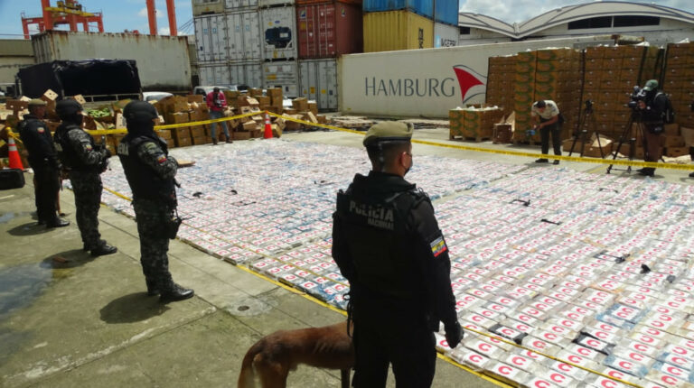 La Policía incautó tres toneladas de cocaína en el puerto de Guayaquil, el 1 de abril de 2022.