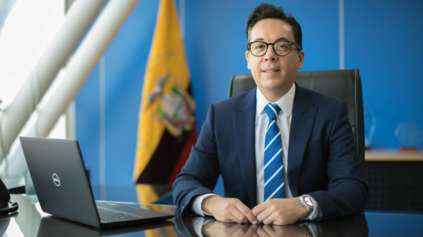 Roberto Romero, presidente del Directorio de la Conafips, durante una entrevista en Quito, en febrero de 2022.