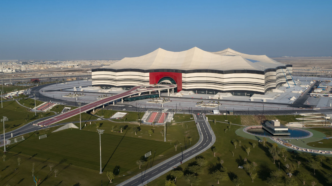 Vista aérea del Estadio Al Bayt, en la ciudad de Al Khor, en abril de 2022. Allí Ecuador jugará el partido inaugural del Mundial ante Catar.