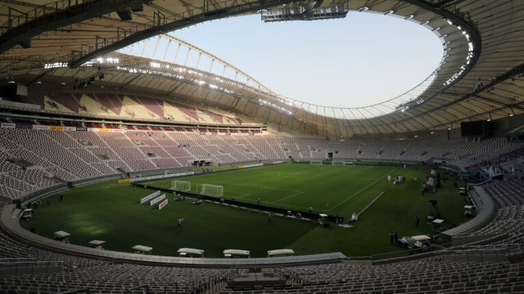 Vista panorámica del estadio Khalifa Internacional, en Doha, Catar, en 2017