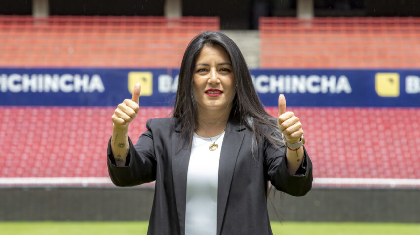 María José Benítez, en las instalaciones de Liga de Quito, después de atender una entrevista para Primicias, en marzo de 2022.