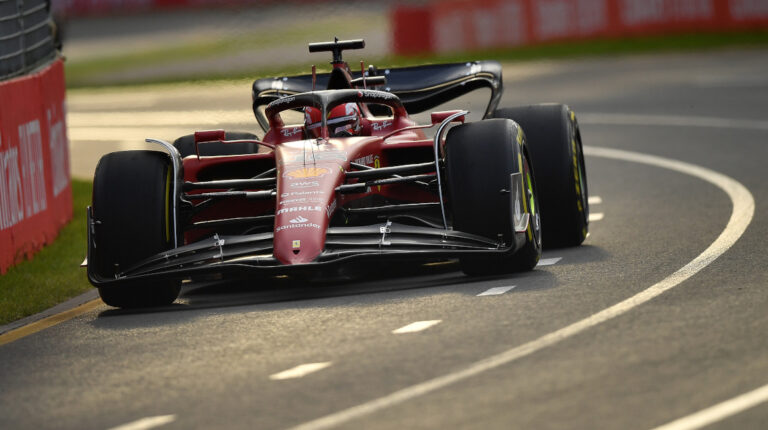 Charles Leclerc durante la sesión de entrenamientos de la F1 previo al GP de Australia, el 8 de abril de 2022.