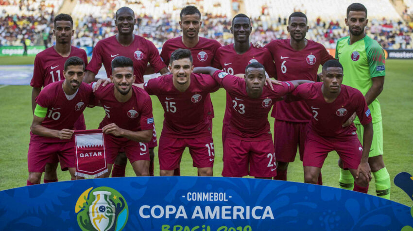 Los jugadores de la selección catarí, antes de disputar el primer partido por la Copa América de Brasil, en junio de 2019.