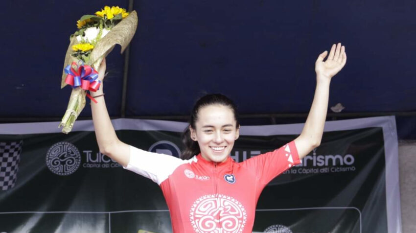 Ana Vivar, después de la primera etapa de la Clásica 'Tulcán Capital del Ciclismo', el 7 de abril de 2022.