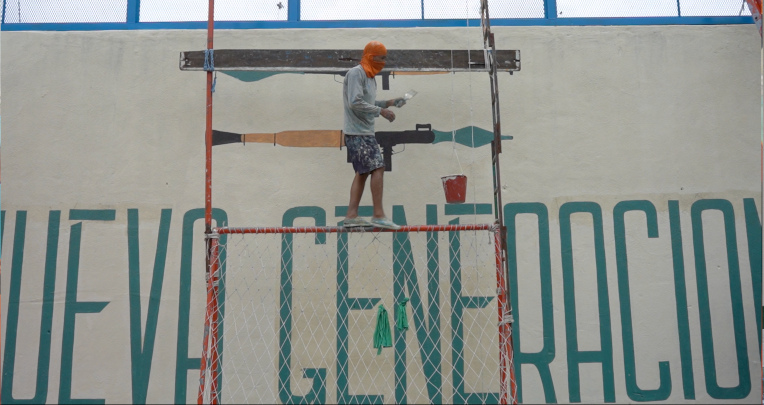 Privados de la libertad pintan un mural en el pabellón ocho de la Penitenciaría del Litoral. Guayaquil, 20 de abril de 2022.