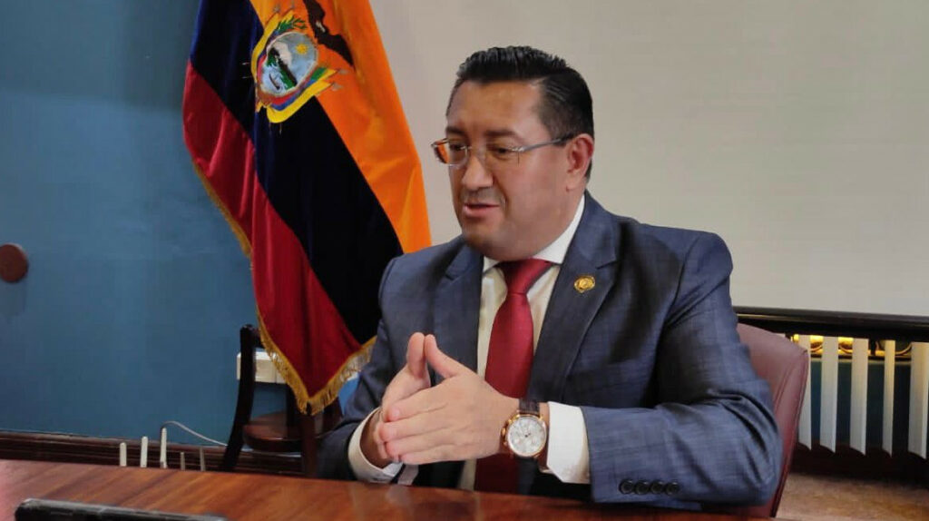 Presidente de la Corte justifica demora en pedido de extradición de Correa