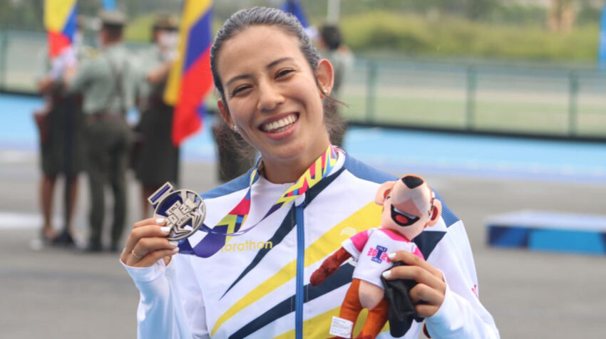 María Loreto Arias, con su medalla conseguida en los Juegos Panamericanos Junior de Cali 2021.