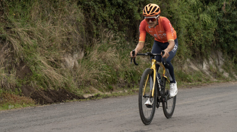 Richard Carapaz se preparó en Ecuador para competir al más alto nivel en el Giro de Italia.