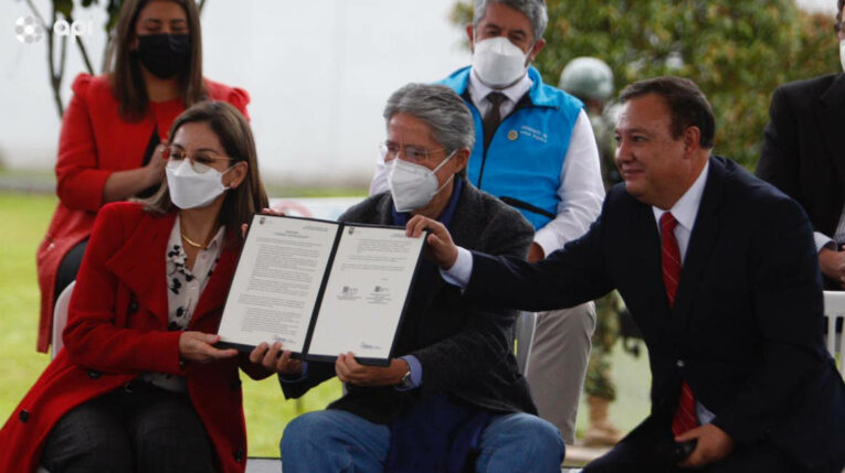 El uso de la mascarilla deja de ser obligatorio en Ecuador