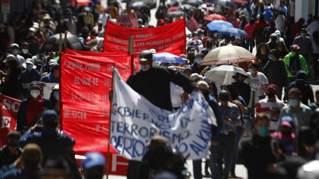 Marcha por el Día del Trabajo pide al Gobierno cumplir sus ofertas