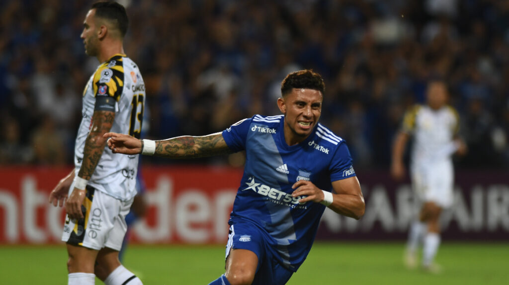Táchira busca sumar puntos ante Emelec y alcanzar al líder Palmeiras