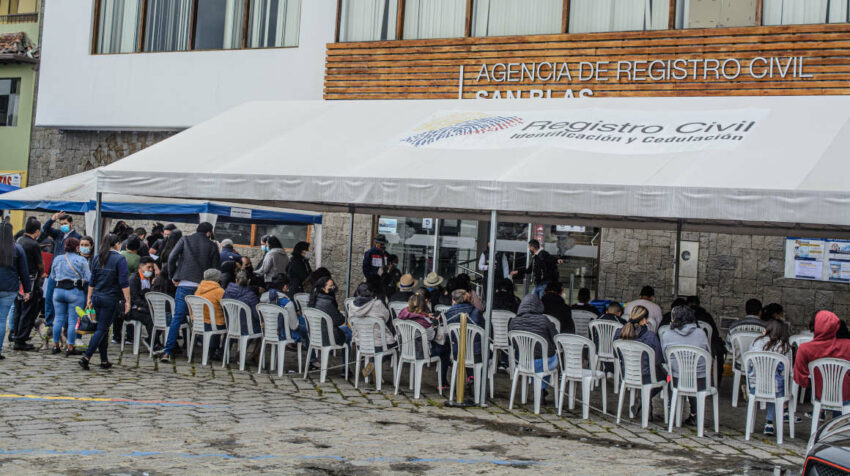 La demanda de pasaportes se incrementó en la oficina del Registro Civil en Cuenca, desde enero de 2022.