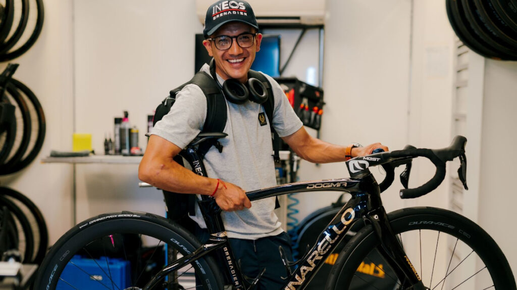 Richard Carapaz correrá el Giro de Italia con una nueva bicicleta
