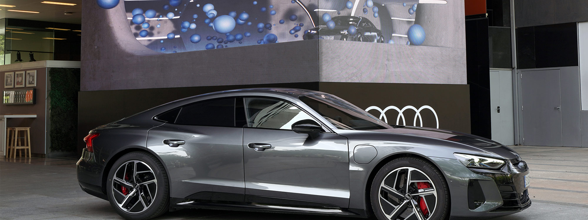 El Audi RS e-tron GT, protagonista de una experiencia inmersiva 3D pionera