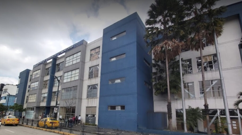 Policía investiga hurto de 150 armas de Cuartel de Guayaquil
