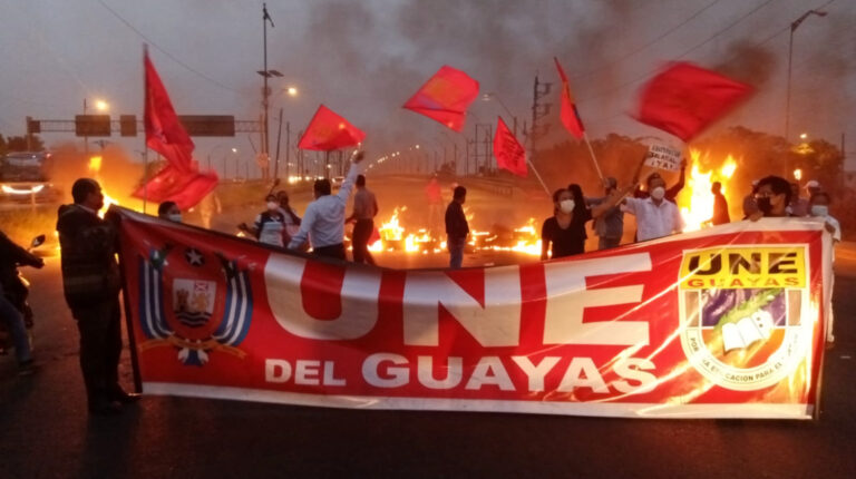 Gobernación de Guayas denuncia bloqueo del Puente de la Unidad Nacional