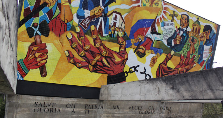 Mural 'Canto a la Libertad', del pintor ecuatoriano Eduardo Kingman, el 25 de abril de 2022. 