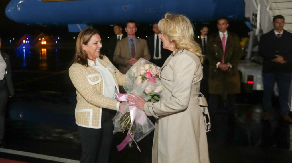 Primera dama de EE. UU. llega a Ecuador y cumplirá agenda en Quito