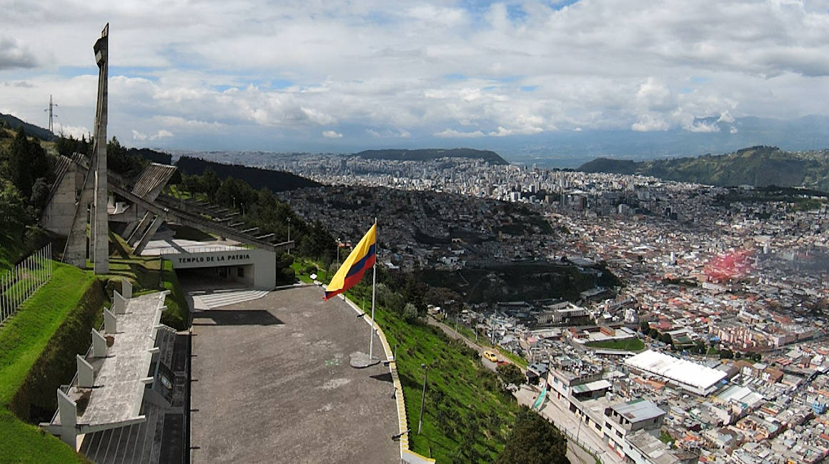 Vista panorámica de Quito desde la Cima de la Libertad, en el occidente de la ciudad.