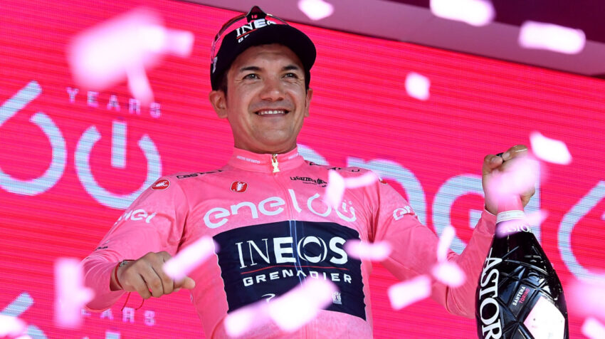 Richard Carapaz, con la maglia rosa después de la Etapa 14 del Giro de Italia, el 21 de mayo de 2022.