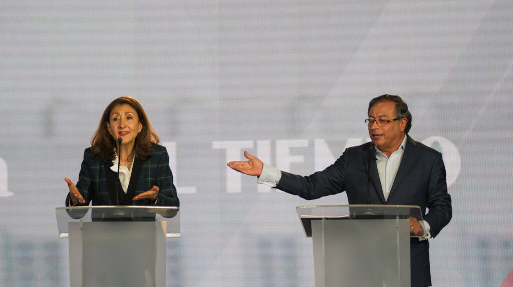 Ingrid Betancourt renuncia a su candidatura a la Presidencia de Colombia
