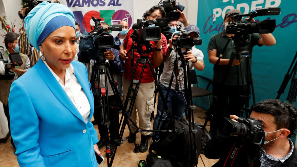 Honduras retiene a senadora colombiana Piedad Córdoba