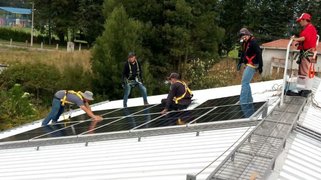 De paneles solares al uso de residuos, así cuidan las pymes el ambiente