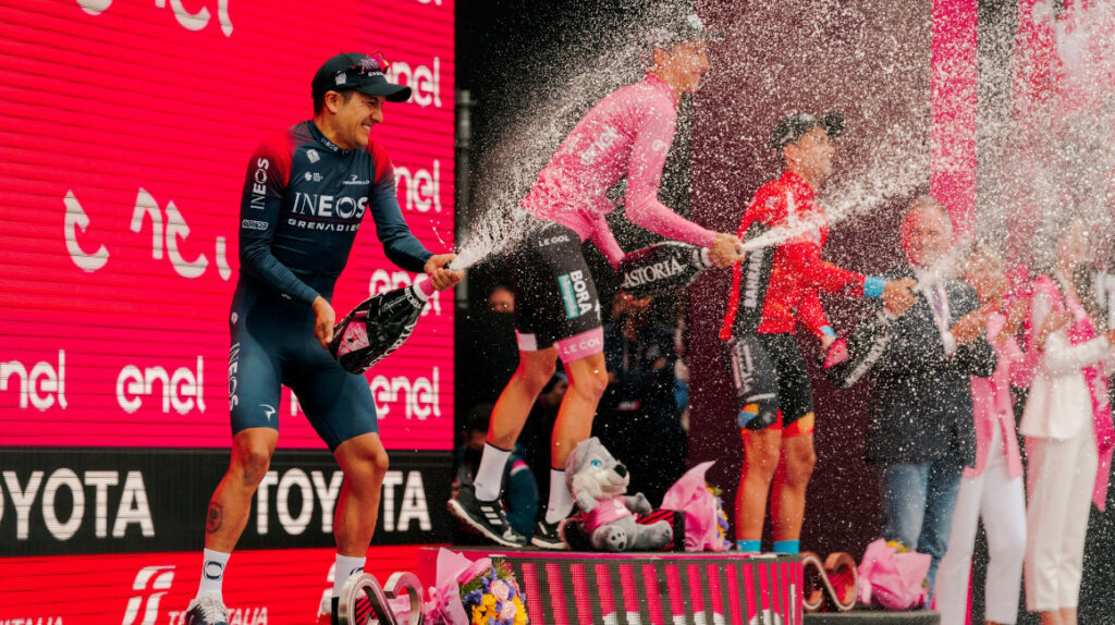 Estas son las postales de Richard Carapaz al consagrarse subcampeón del Giro