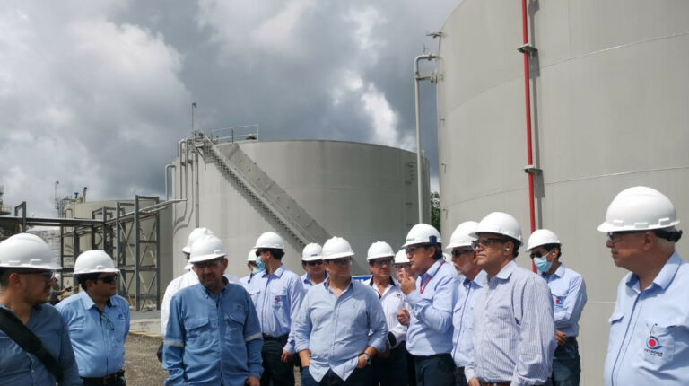 Recorrido del ministro de Energía, Xavier Vera-Grunauer, y del gerente de Petroecuador, Ítalo Cedeño, al bloque 16, a cargo de una filial de New Stratus Energy, en la Amazonía Ecuatoriana. Foto del 5 de junio de 2022.