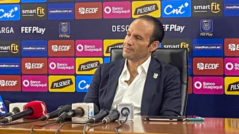 Francisco Egas, durante una conferencia de prensa, después de conocerse la resolución de FIFA en el caso Byron Castillo, el 10 de junio de 2022.