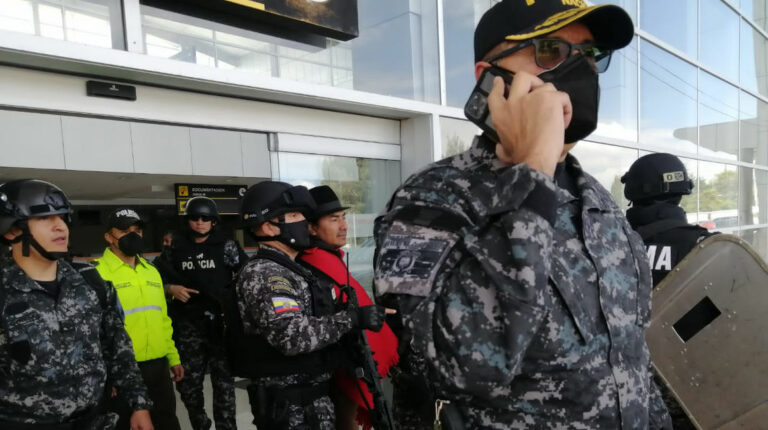 El presidente de la Conaie, Leonidas Iza, a su arribo a Latacunga, a donde llegó tras permanecer detenido en Quito la mañana del 14 de junio de 2022.