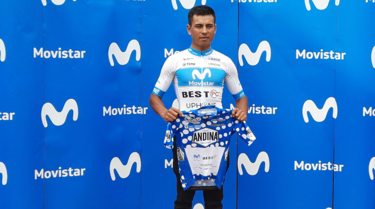 Santiago Montenegro, con su 'maillot' de campeón de la montaña de la Vuelta a Colombia, el 14 de junio de 2022.