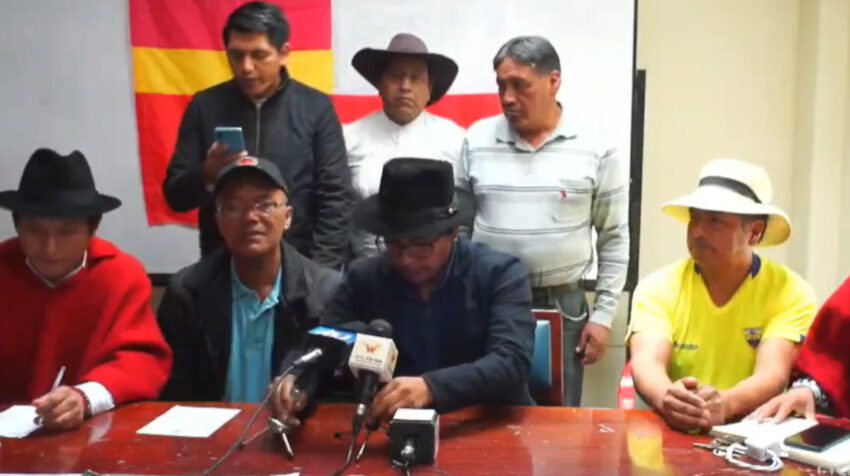 Representantes de organizaciones sociales brindan una rueda de prensa, el 17 de junio de 2022, en Quito.