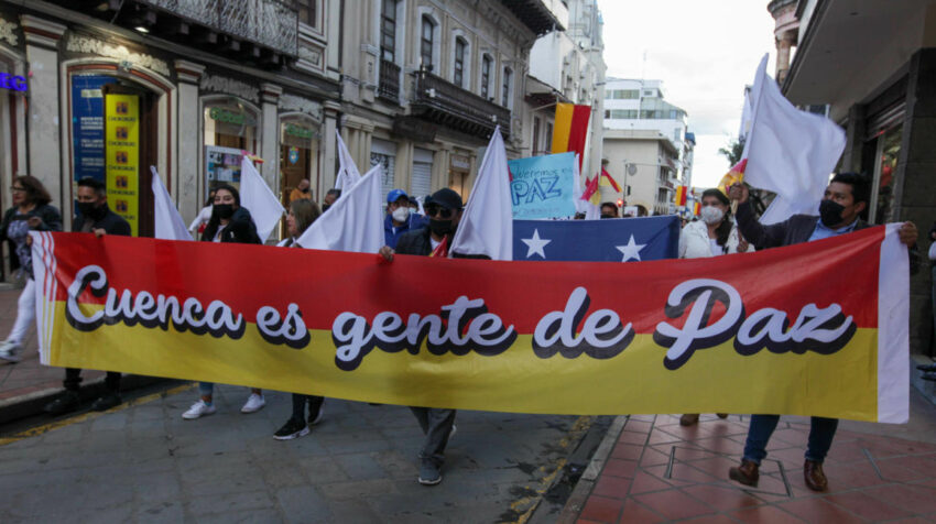 La marcha por la paz se desarrolló en Cuenca el 19 de mayo de 2022.